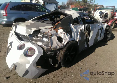 2010 Nissan Gt-R Premium z USA, uszkodzony, nr VIN JN1AR5EF3AM231203